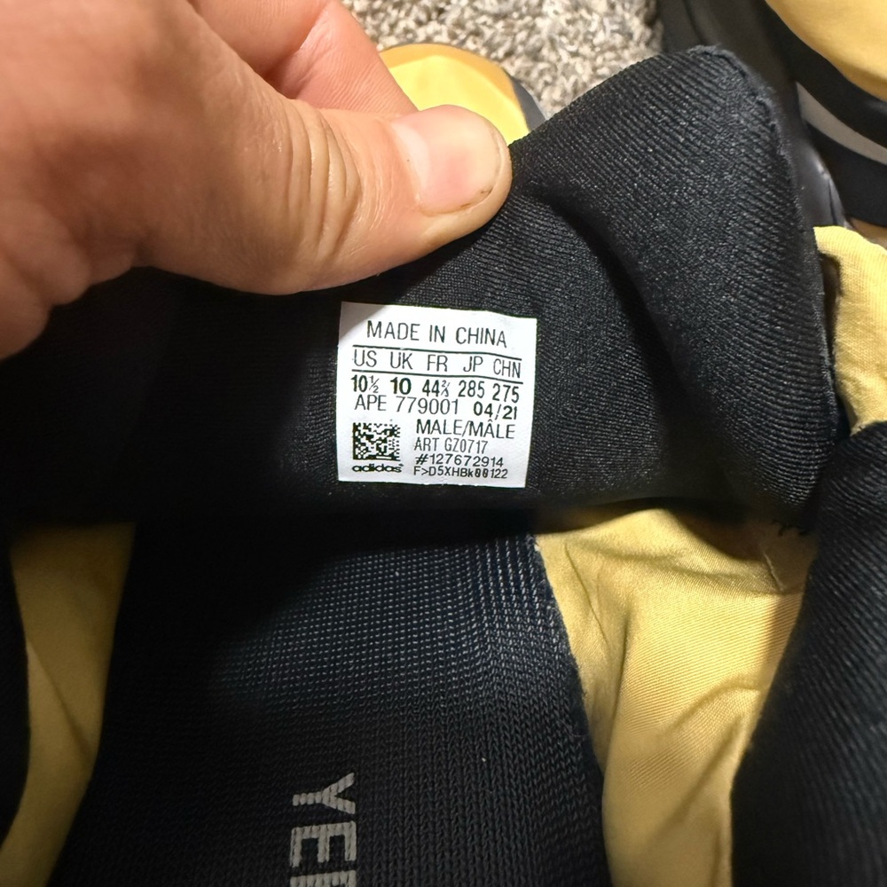 Adidas Yeezy Boost 700 MNVN Honey flux - Picture 8 of 8